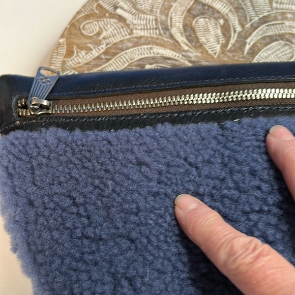 PATRICIA NASH BLUE/BLACK TRNCHI BELT BAG SHERPA AND LEATHER BAG - Picture 10 of 10